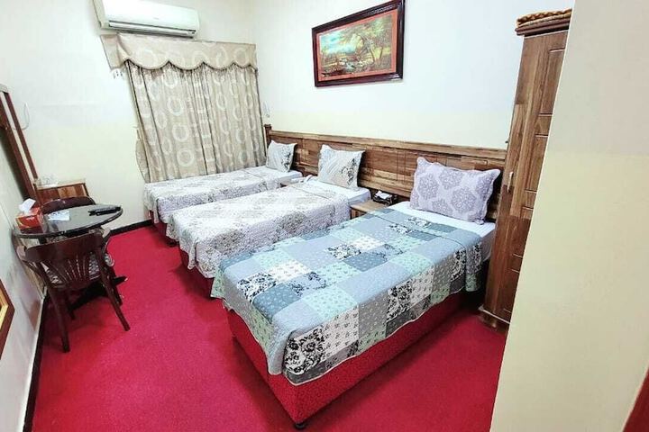 Room 9 of 17
