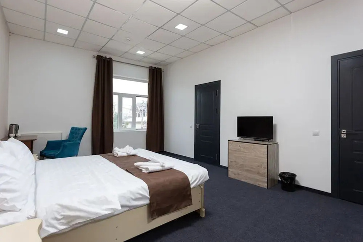 Room 2 of 16