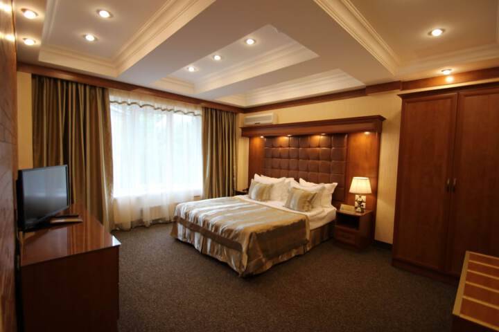 Room 16 of 112