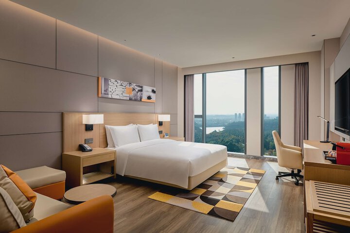 Room 21 of 50