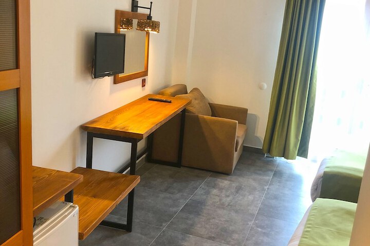 Room 11 of 60