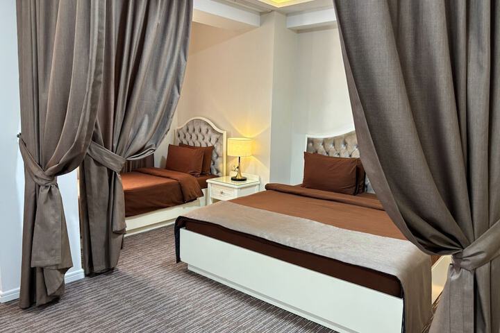Room 15 of 30