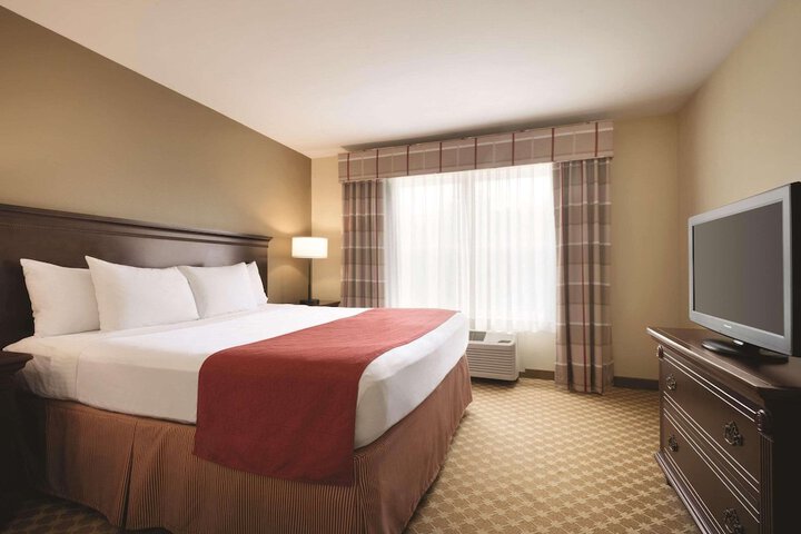 1 King Bed (1 of 5)
