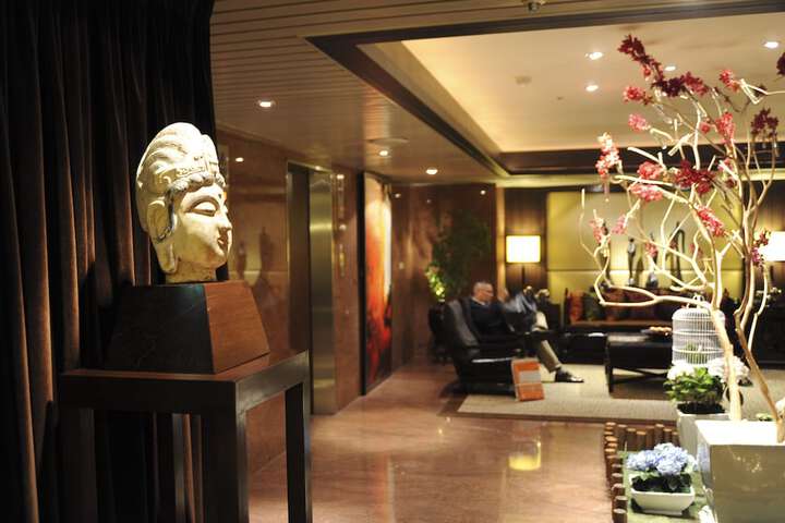 Guest Lobby