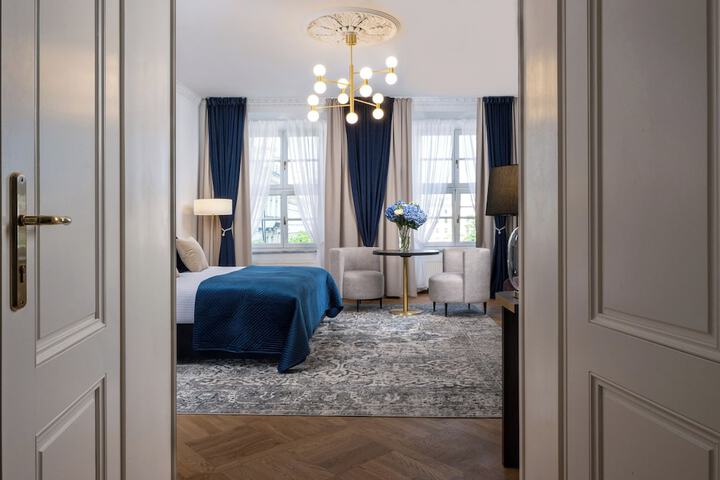 Room 5 of 52