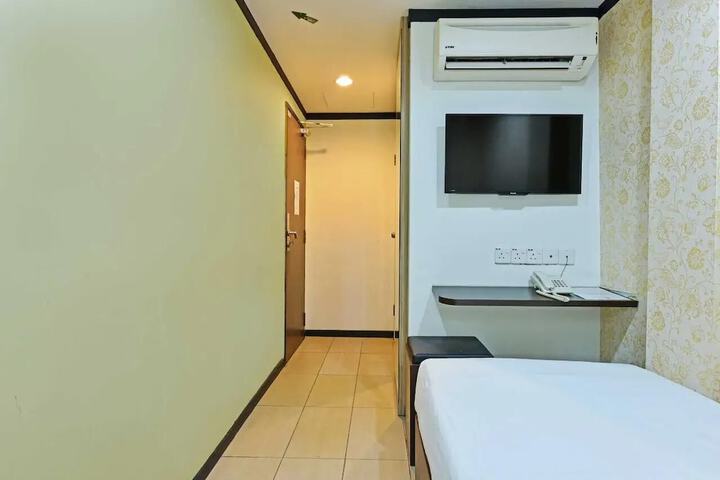 Room 6 of 34