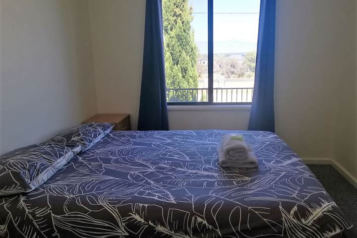 Room 2 of 53