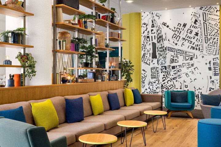 Guest Lobby