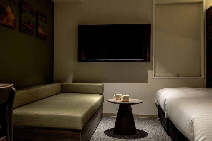 Room 18 of 35