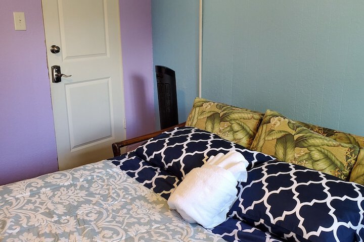 Room 76 of 222