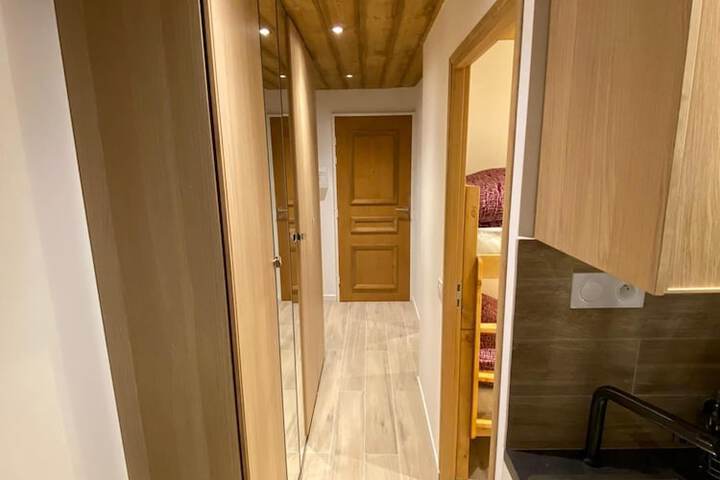 Room 2 of 50