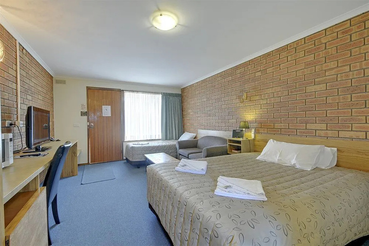 Room 2 of 2