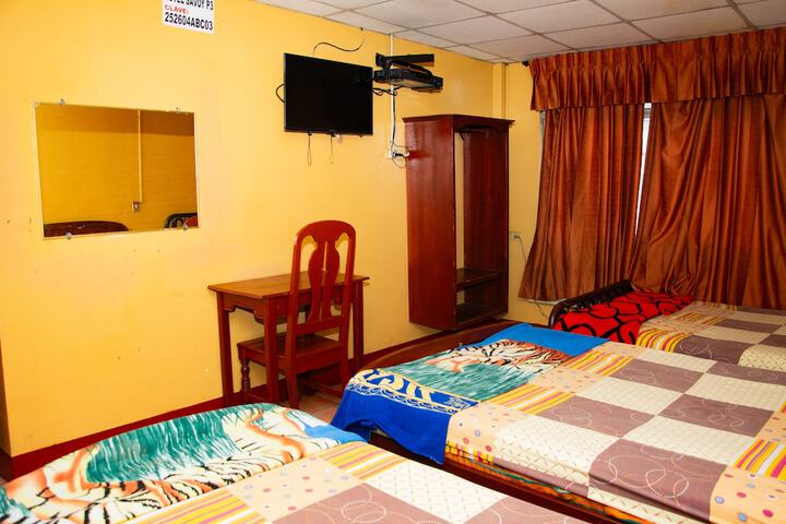 Room 7 of 12