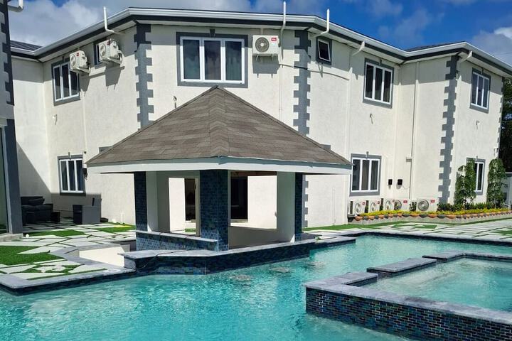Pool 4 of 6