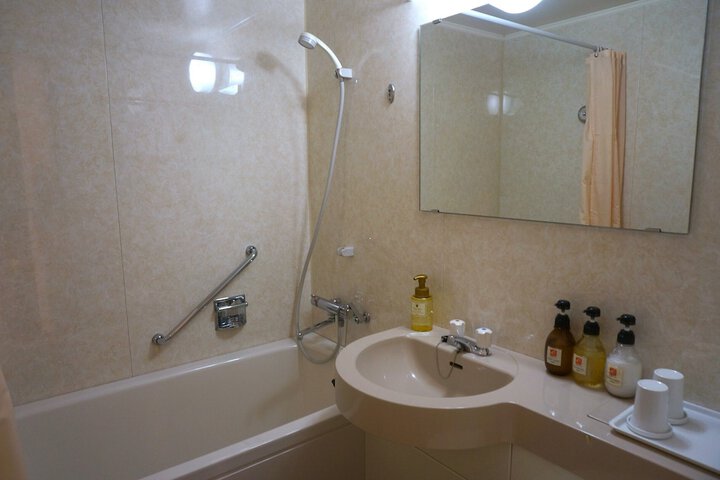 Room 49 of 102