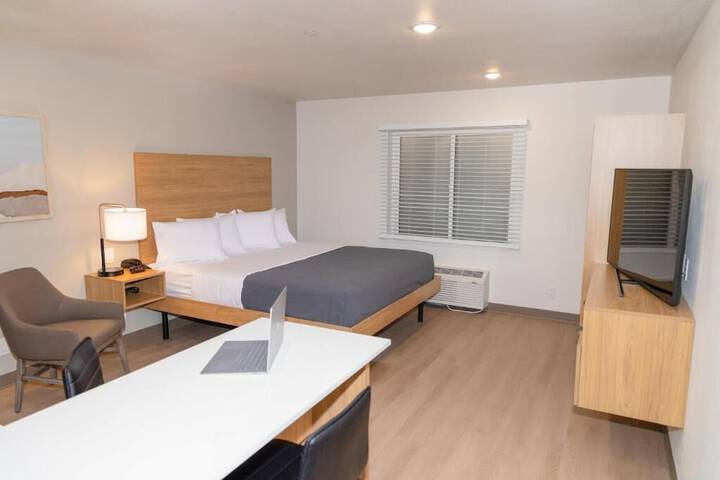 LivAway Suites Phoenix-Glendale in Glendale, AZ