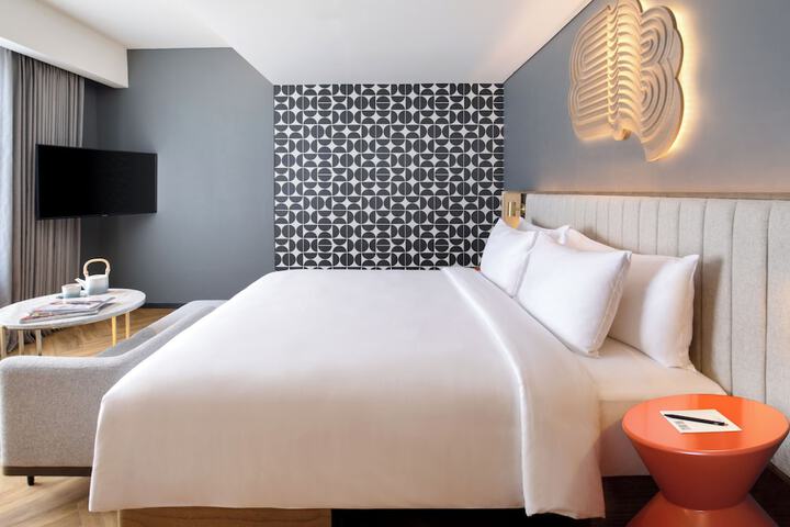 Room 10 of 86