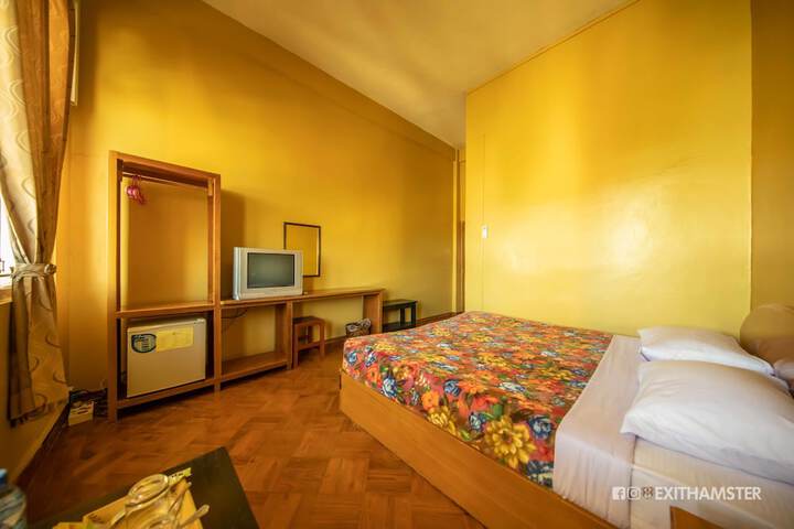 Room 15 of 28