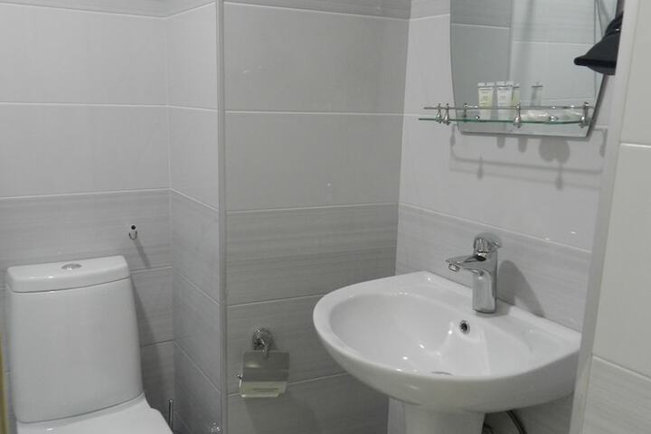 Room 42 of 57
