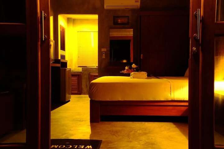 Room 11 of 66