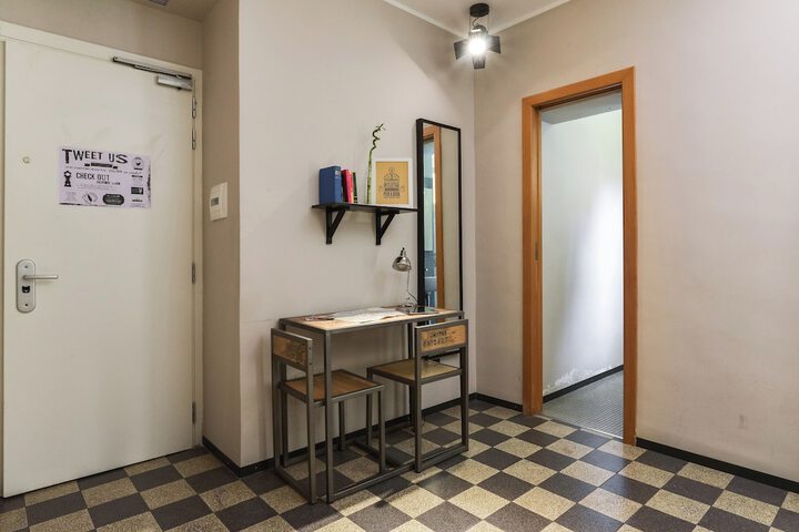 Room 17 of 82