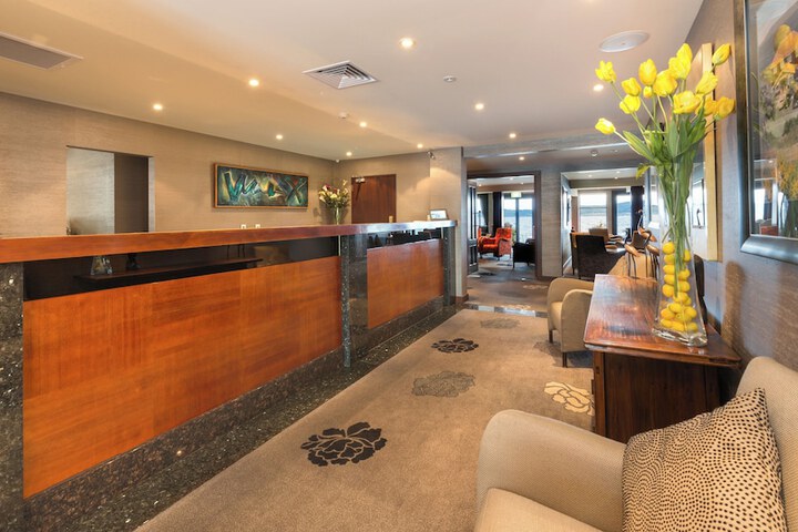 Entrance & Lobby