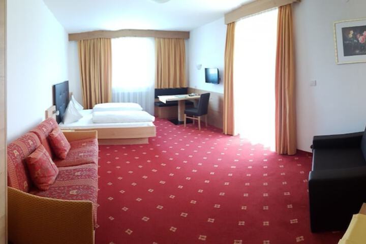 Room 2 of 20