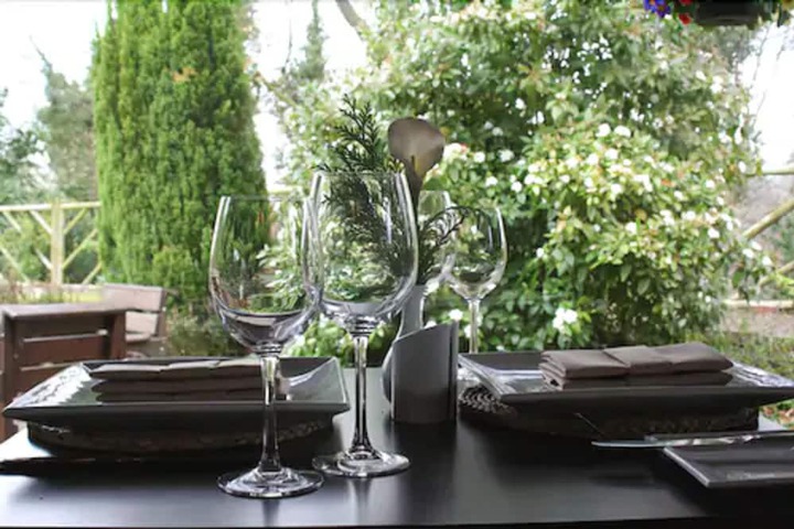 Dining 80 of 97