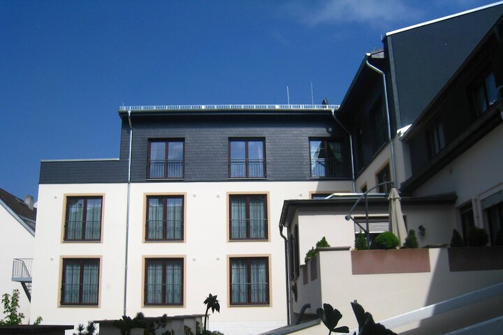 Hotel Exterior 75 of 88