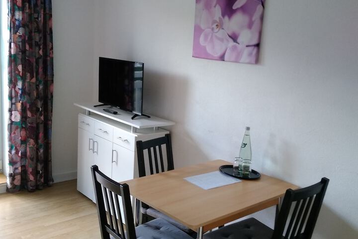 Room 4 of 64