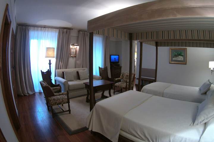 Room 22 of 68