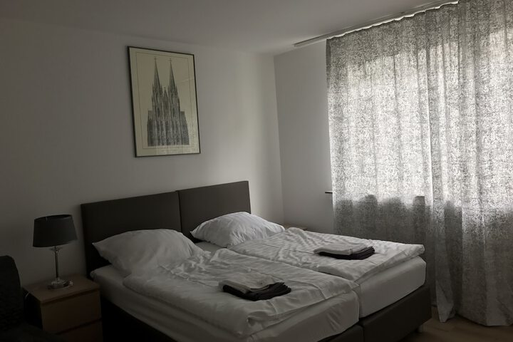 Room 4 of 30