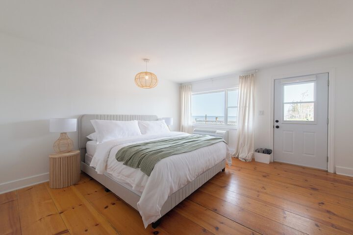 Room 4 of 13