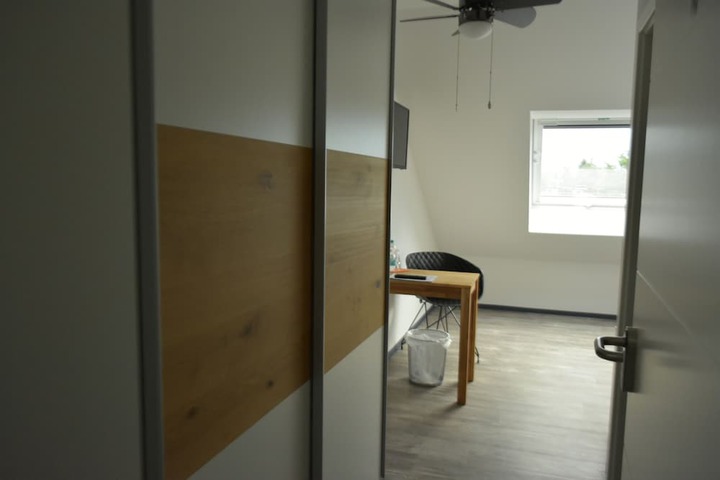 Room 2 of 30