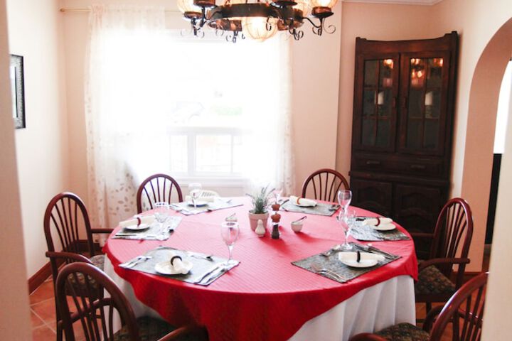 Dining 18 of 36
