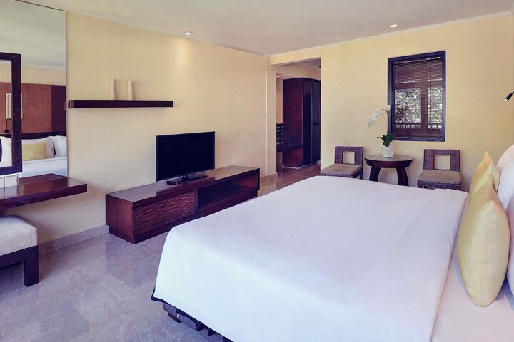Room 18 of 100