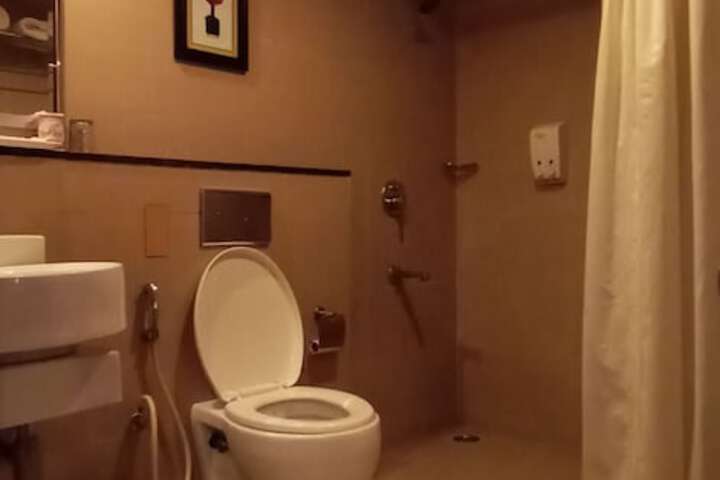 Room 14 of 17