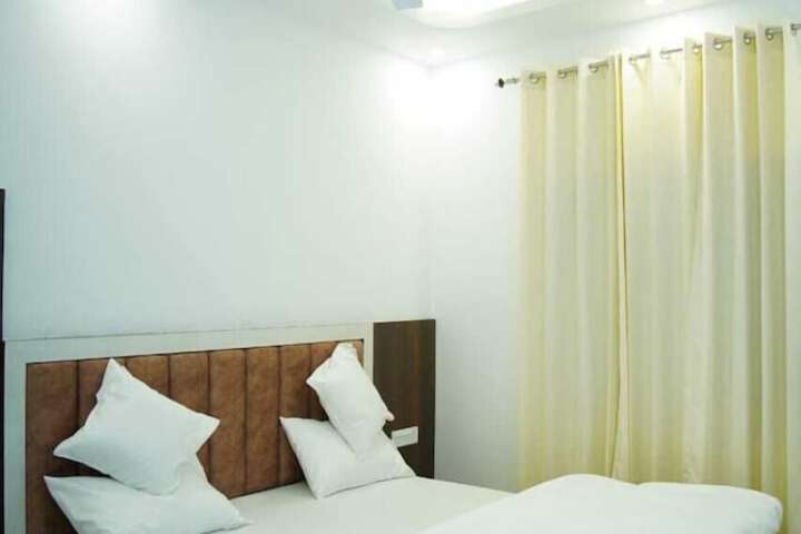 Room 8 of 35