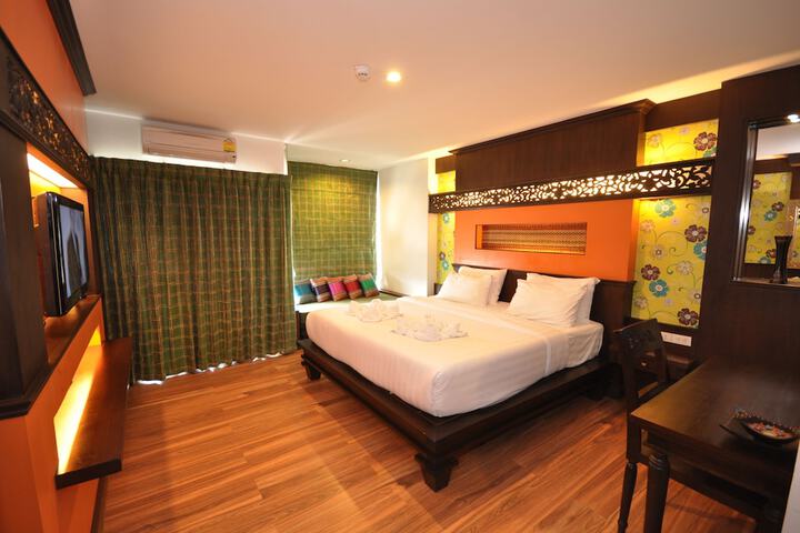 Room 6 of 83