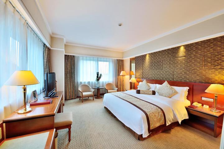 Room 15 of 40