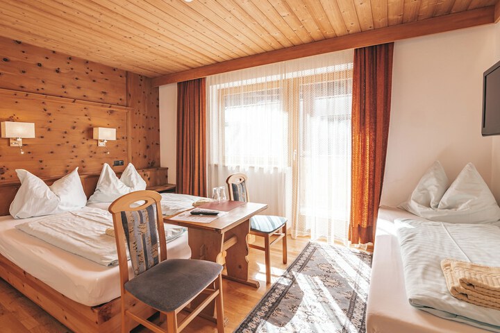 Room 5 of 44