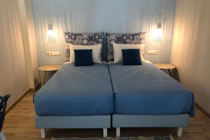 Room 10 of 50