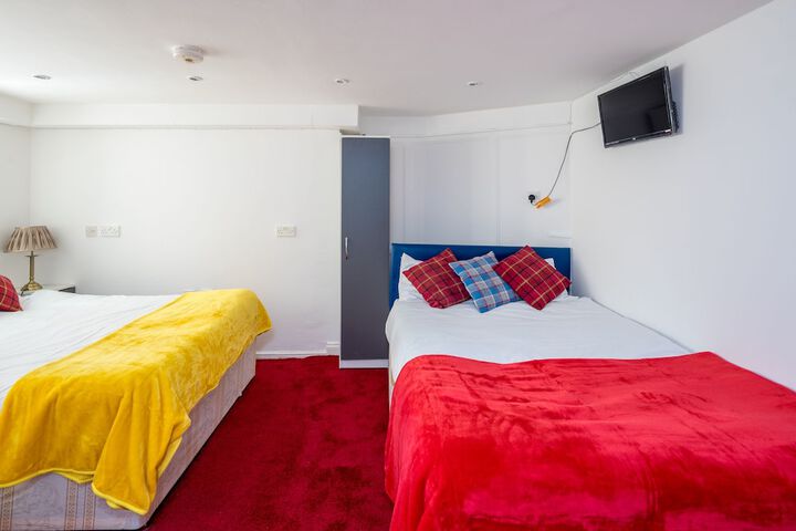 Room 18 of 38