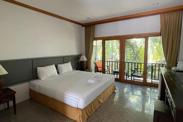 Room 4 of 35