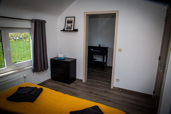 Room 9 of 15