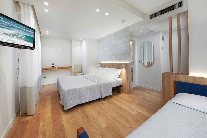 Room 8 of 37
