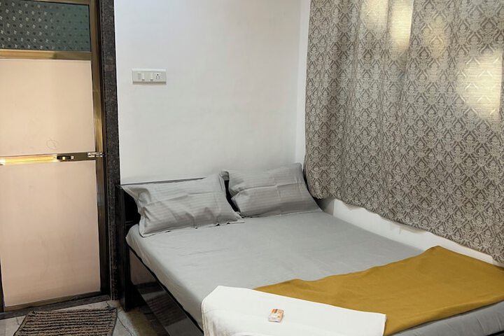 Room 16 of 50