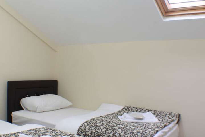 Room 4 of 30