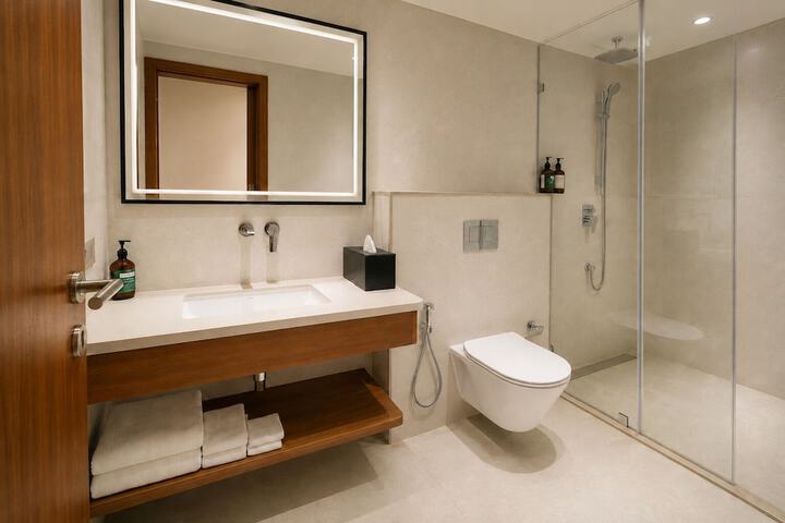 Room 18 of 25
