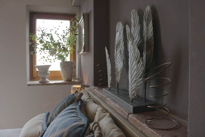 Room 3 of 27